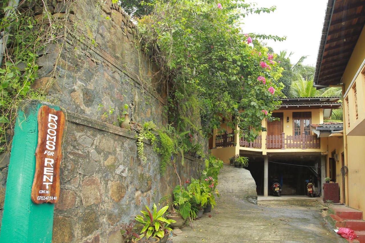 Guruge Guest House 阿杭格默 外观 照片